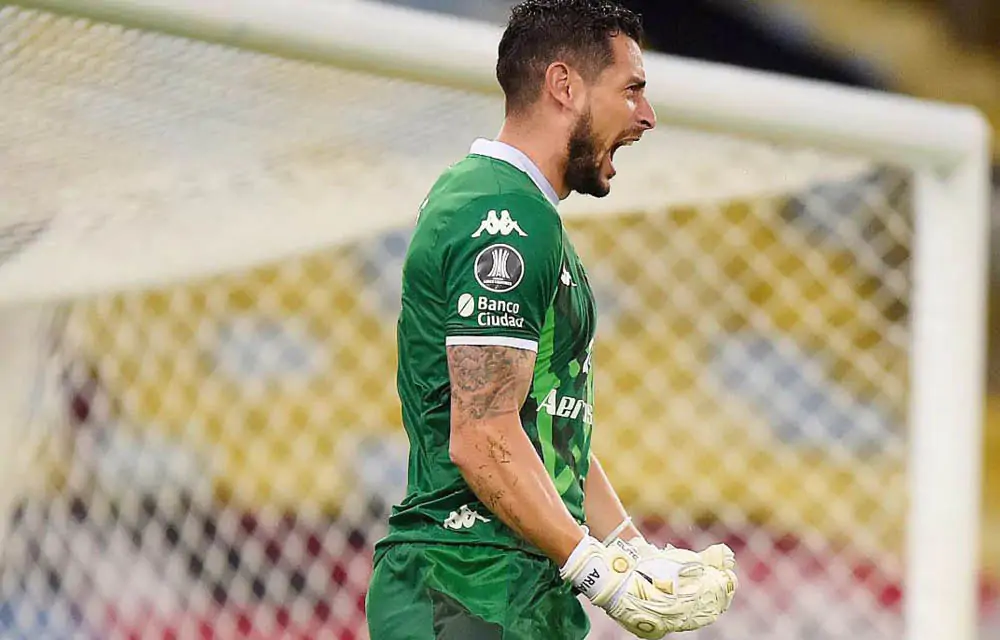 keeper gloves soccer