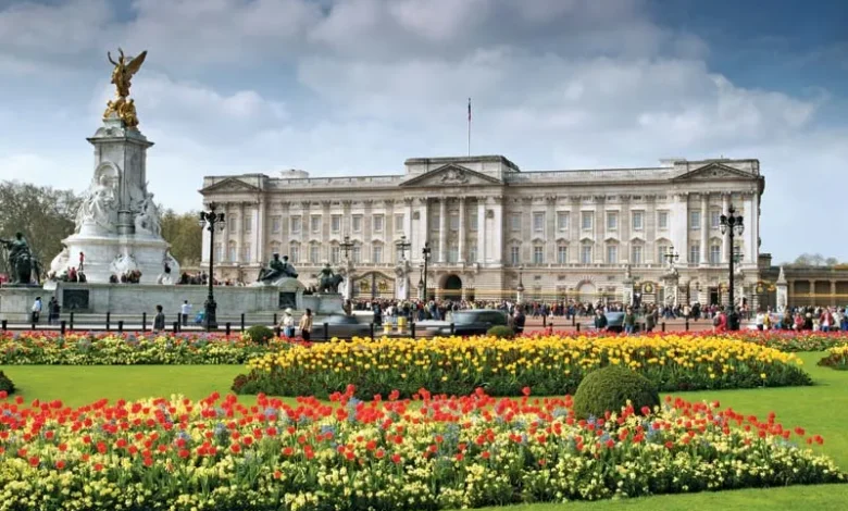 Expert Guide To Hotels, Taxis & Top Attractions In Buckingham