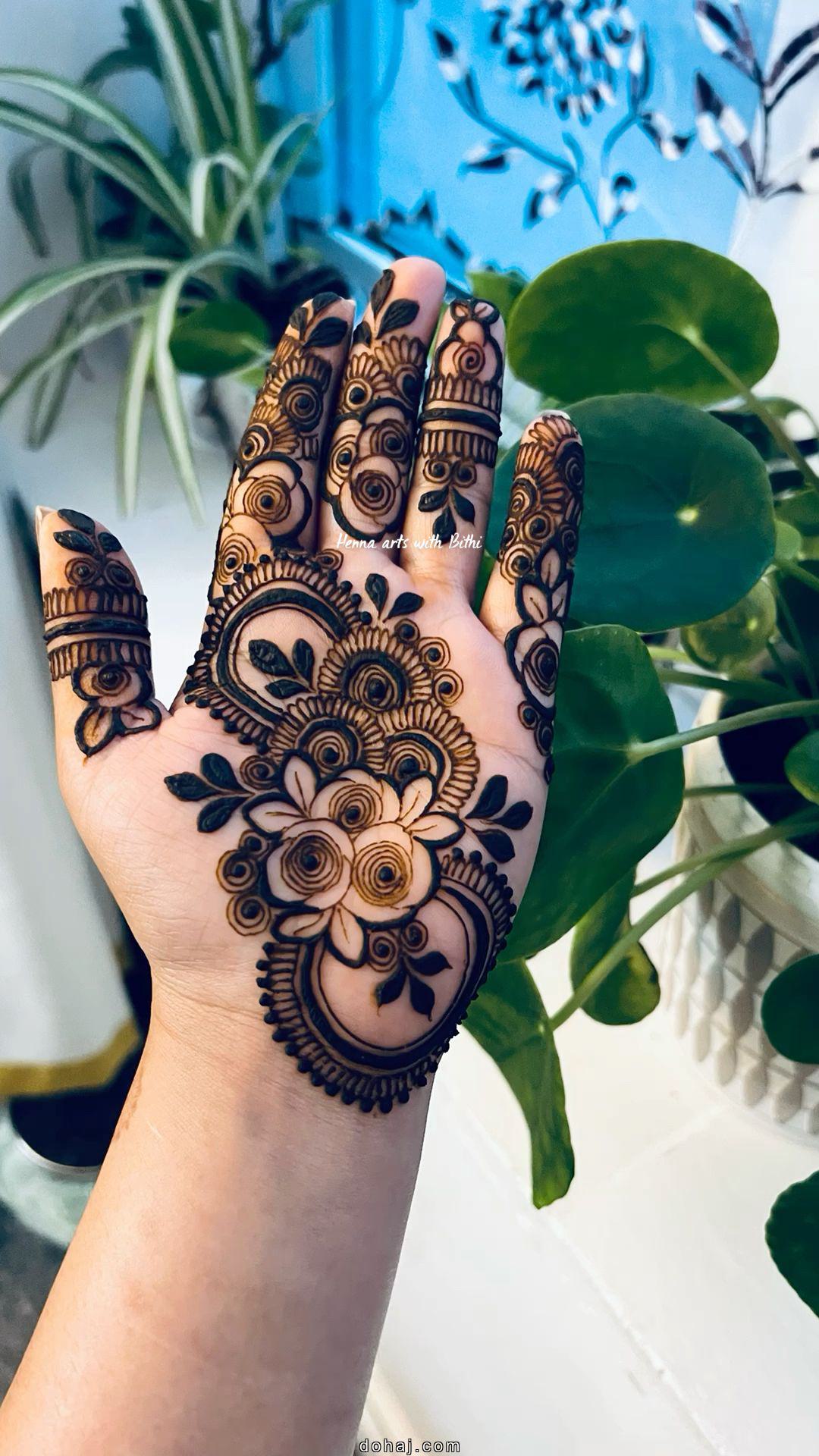 Bacchon Ki Mehandi Ki Design
