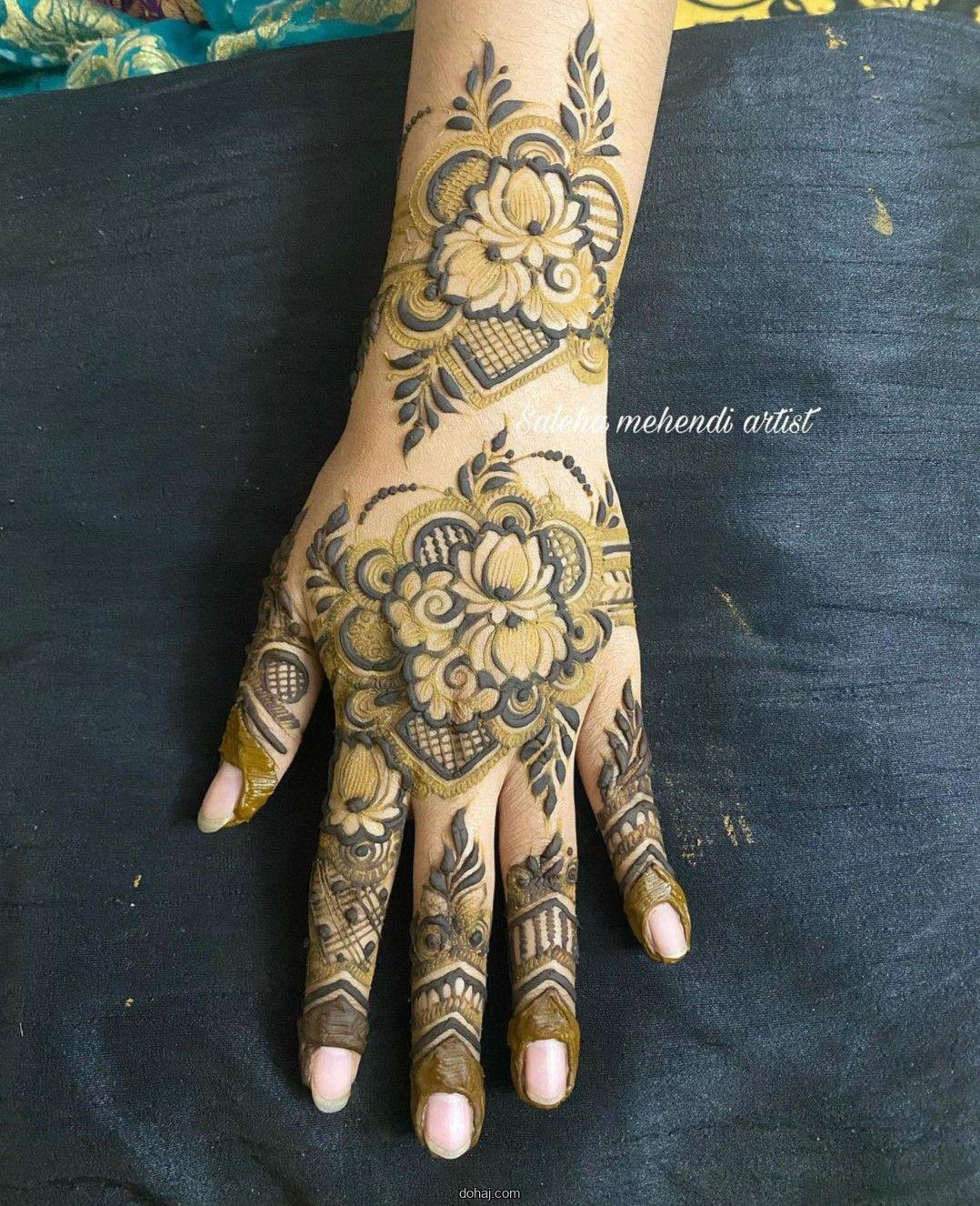 Back Hand Simple Mehndi Design Pic