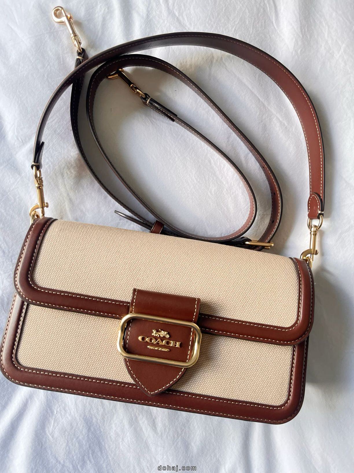 Coach Curve Zip Bag