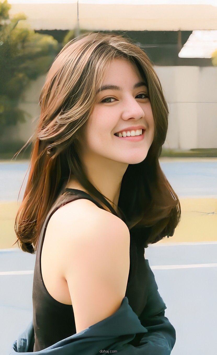 Engagement Hair Style For Girl