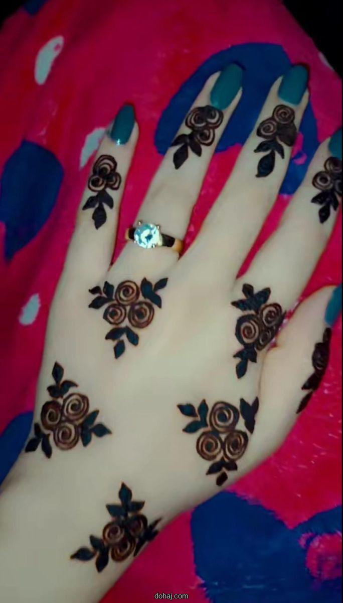 Girls Mehndi Design Simple
