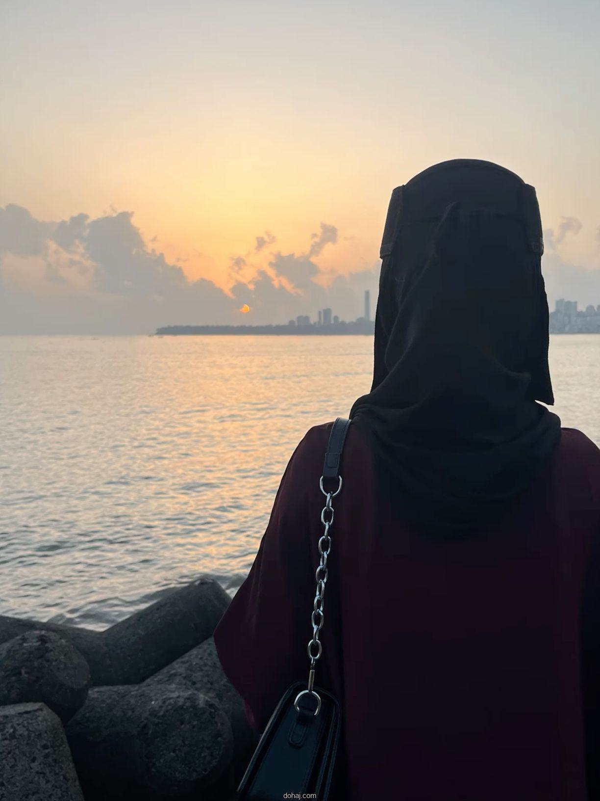 চার বান্ধবীর পিক বোরকা পরা