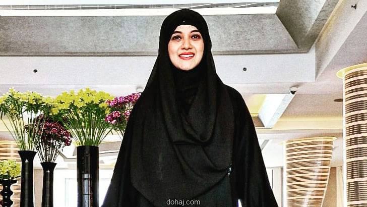 বোরকা পরা চশমা পরা মেয়েদের পিক