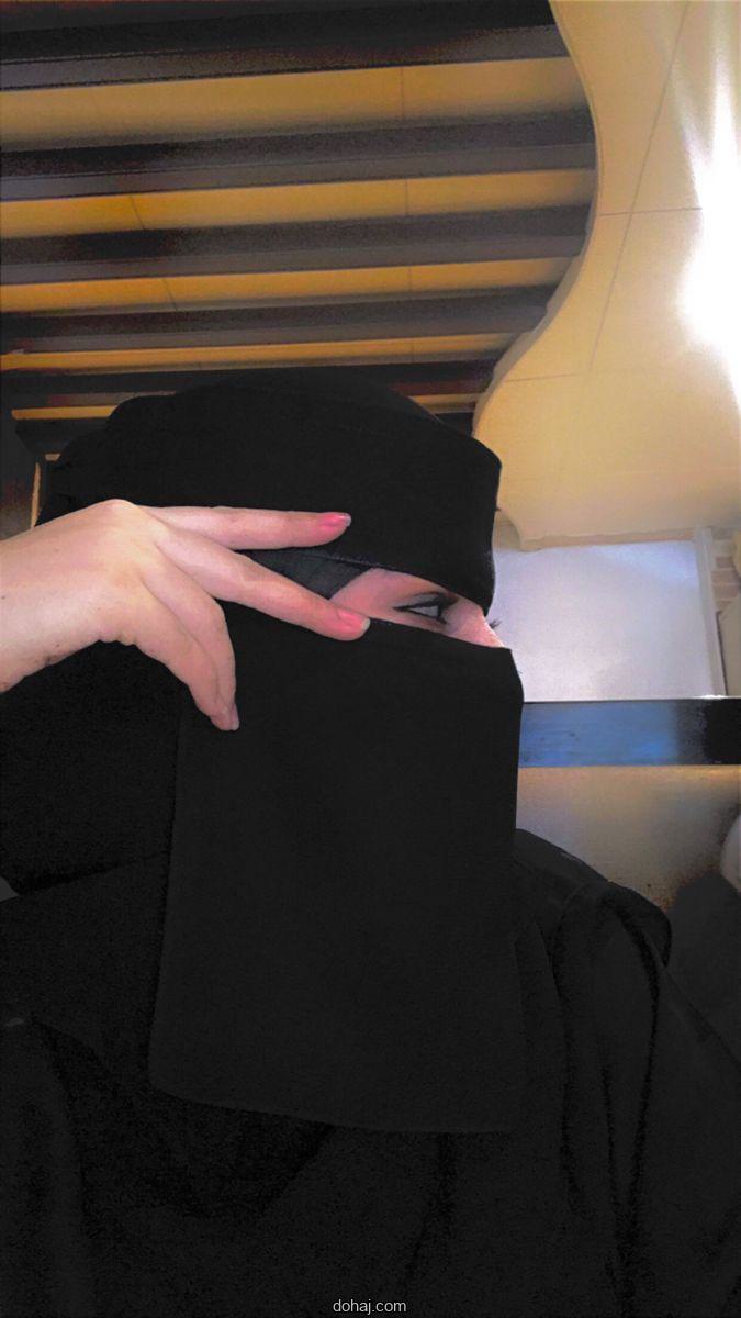 কালো বোরকা পরা মেয়েদের পিক