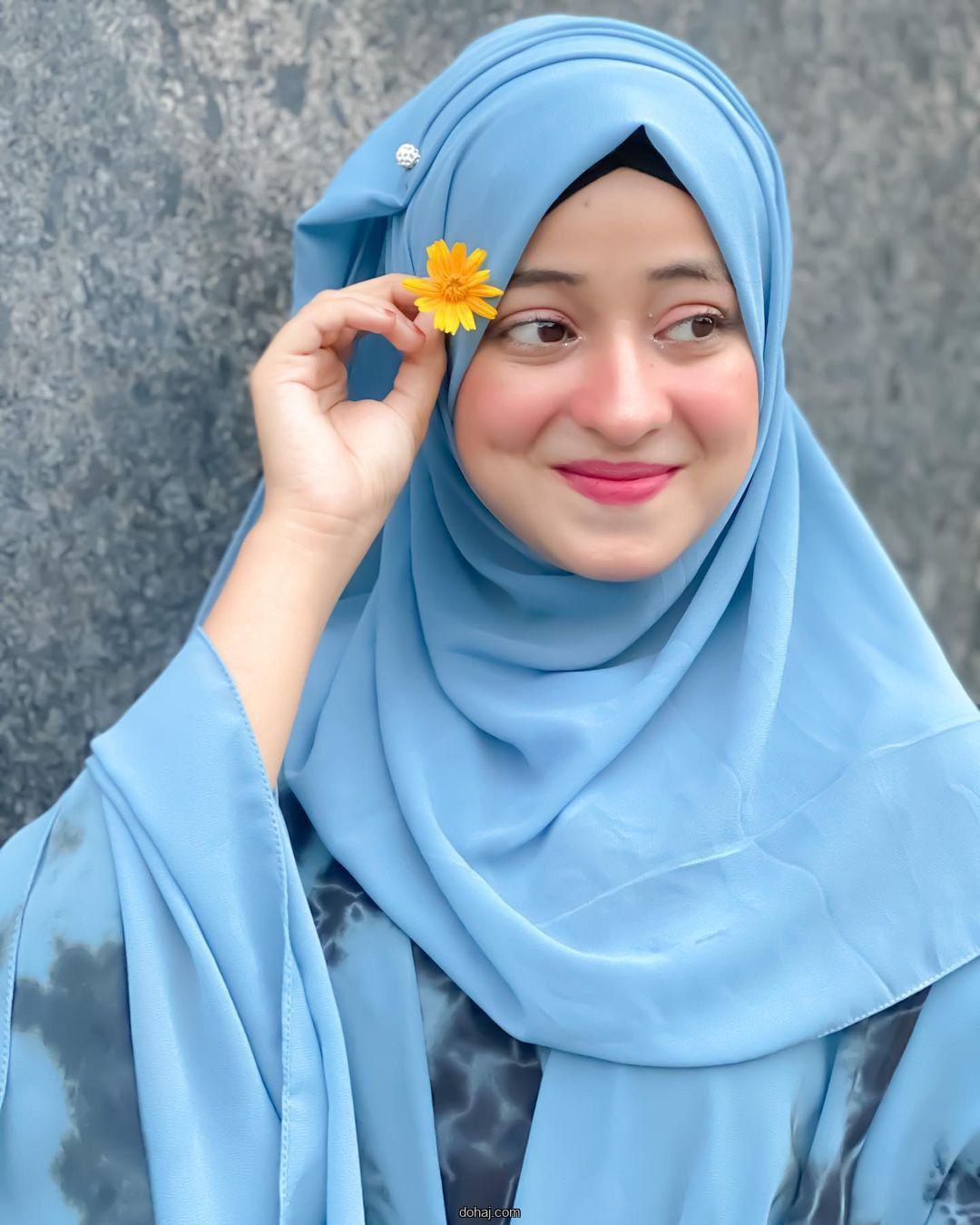 মেয়েদের পিক হিজাব পরা