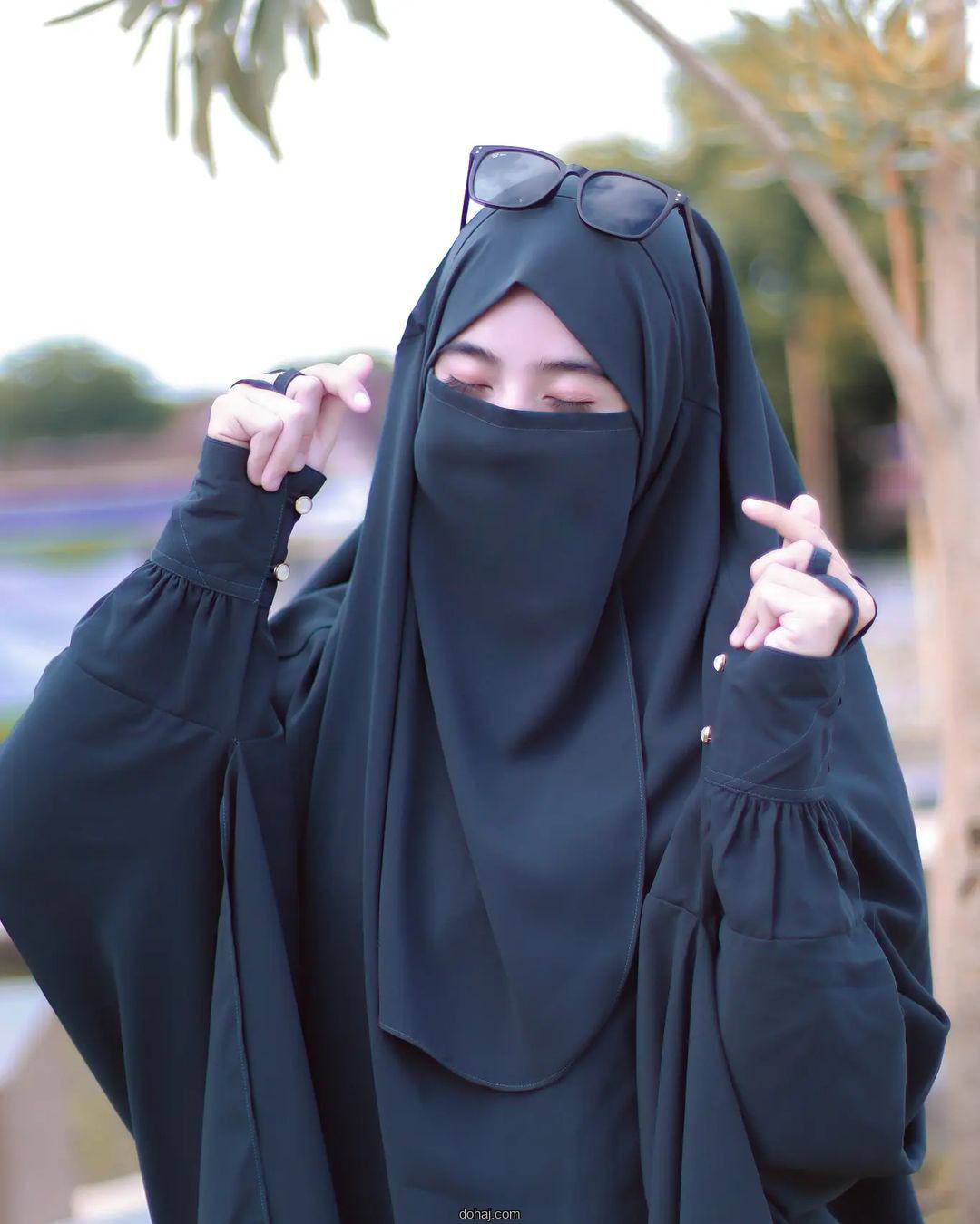 বোরকা পরা কাপল পিক