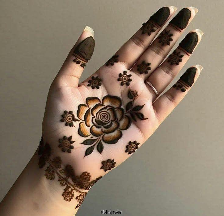 মেহেদী সাজানো স্বাভাবিক