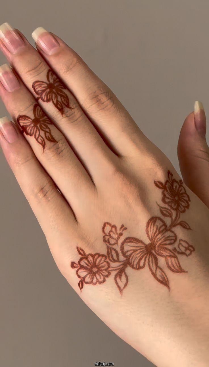Mehndi Design Front Hand Simple
