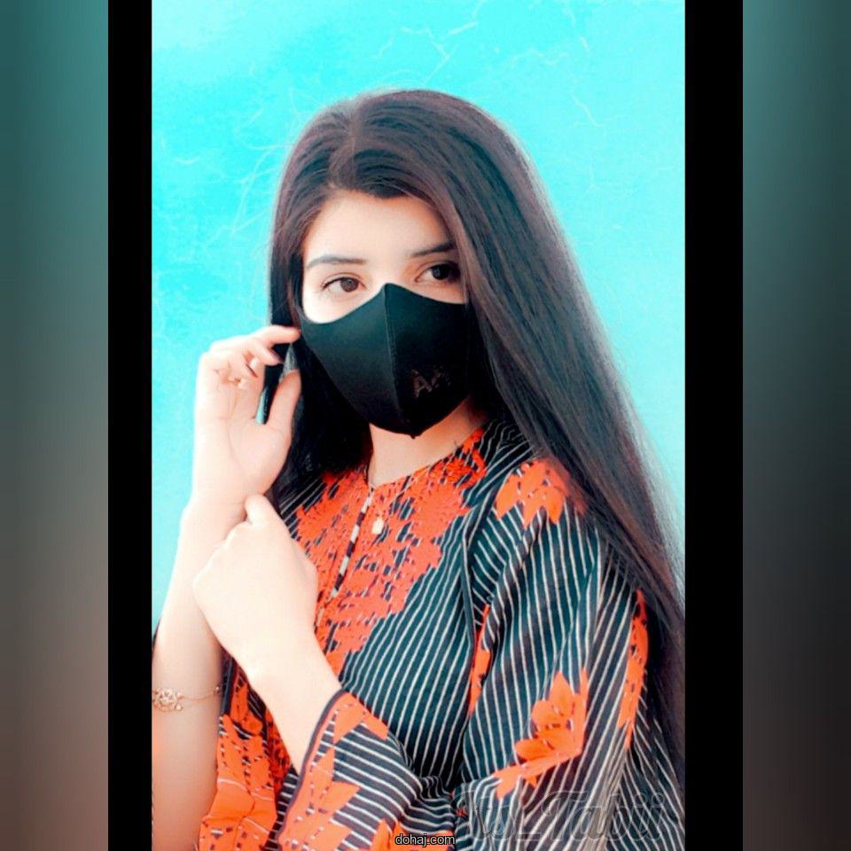 হলুদ শাড়ি পরা মেয়েদের পিক