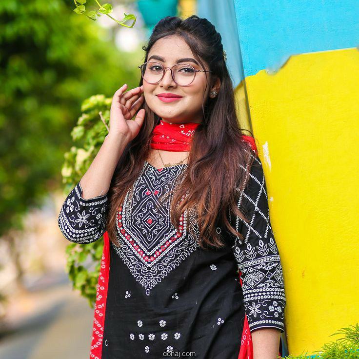 মেয়েদের পিক মুখ ঢাকা পিক বোরকা