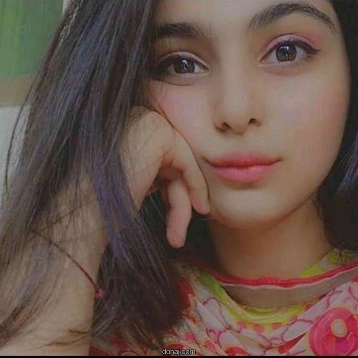 বৃষ্টি ভেজা মেয়েদের পিক