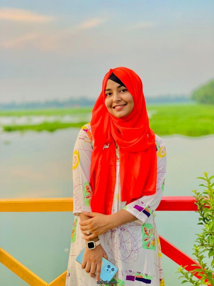 মেয়েদের চোখের পিক