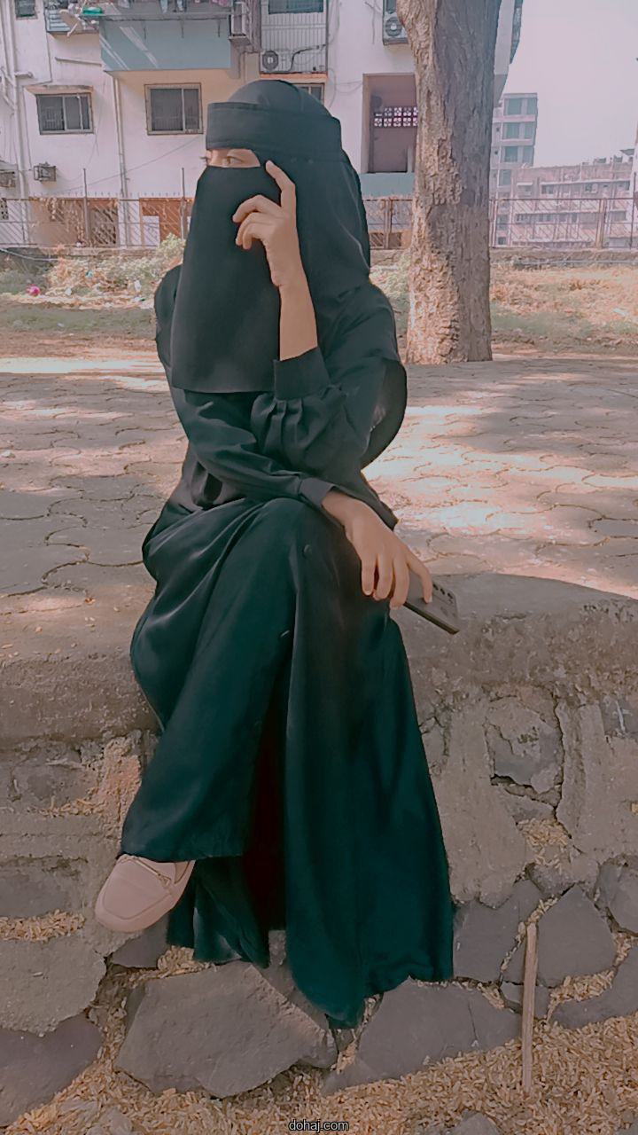 কালো বোরকা পরা মেয়েদের পিক