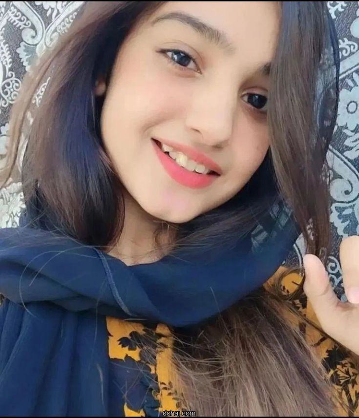 মেয়েদের পিক বোরকা পরা