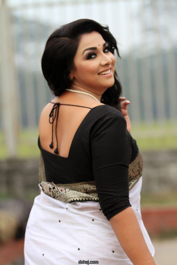 মাদ্রাসার মেয়েদের পিক