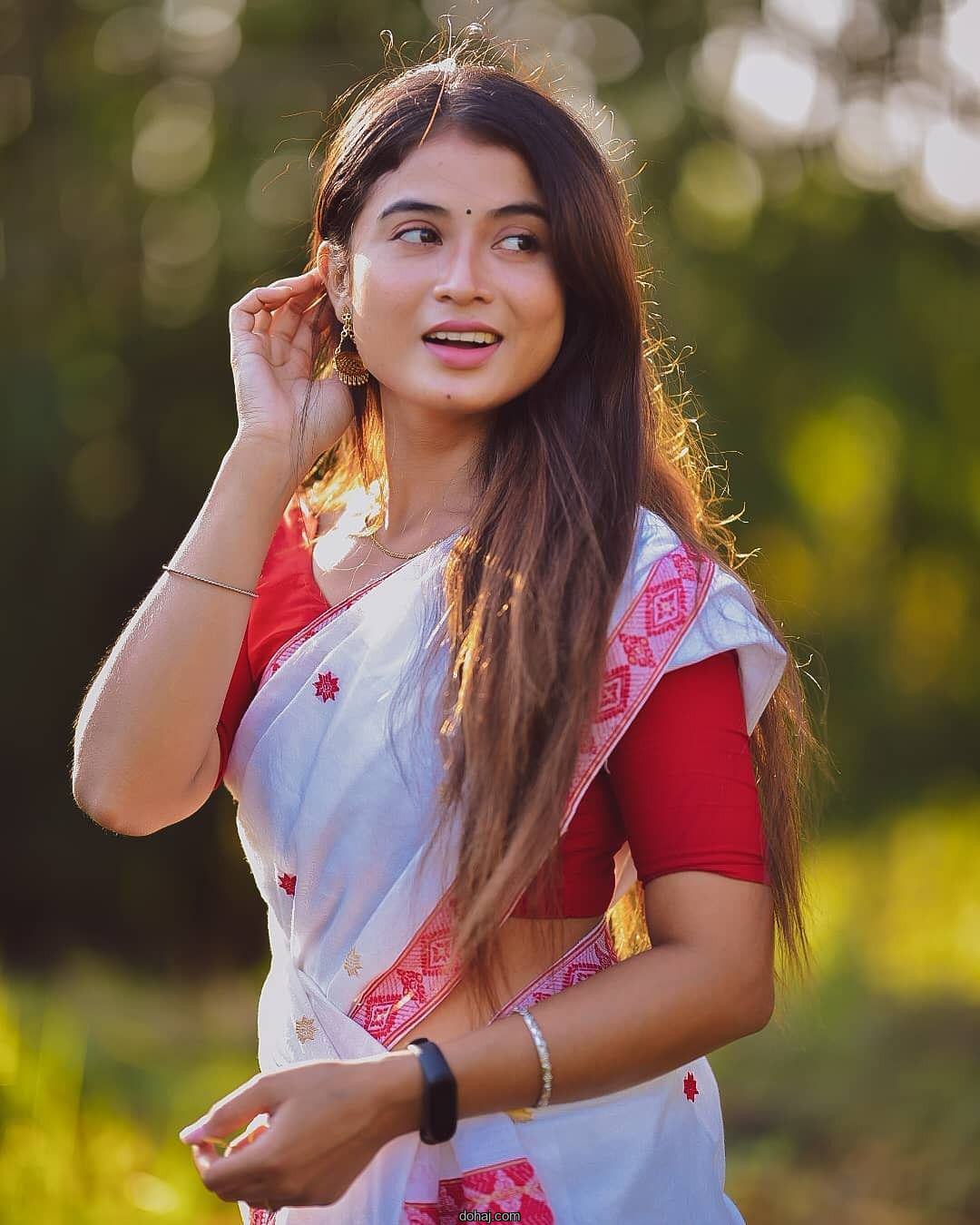 স্টাইলিশ মেয়েদের পিক