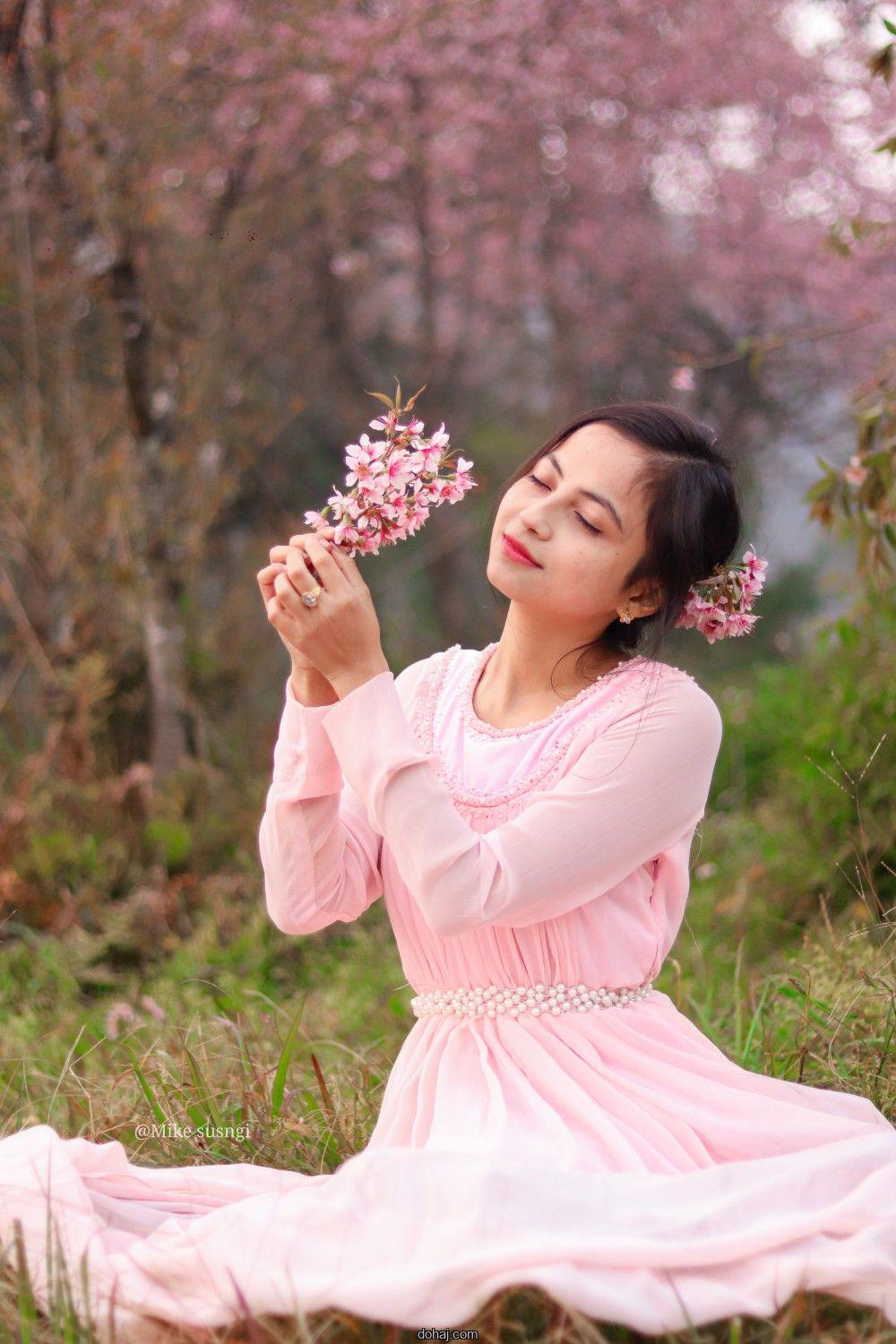 মুখ ঢাকা প্রোফাইল পিক মেয়েদের