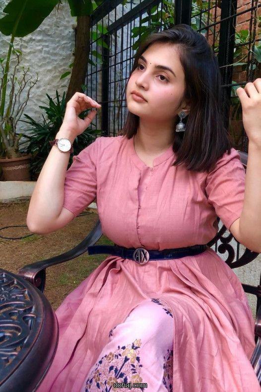 মেয়েদের পায়ের পিক