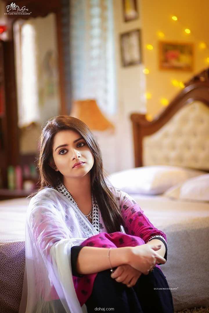 কালো বোরকা পরা মেয়েদের পিক