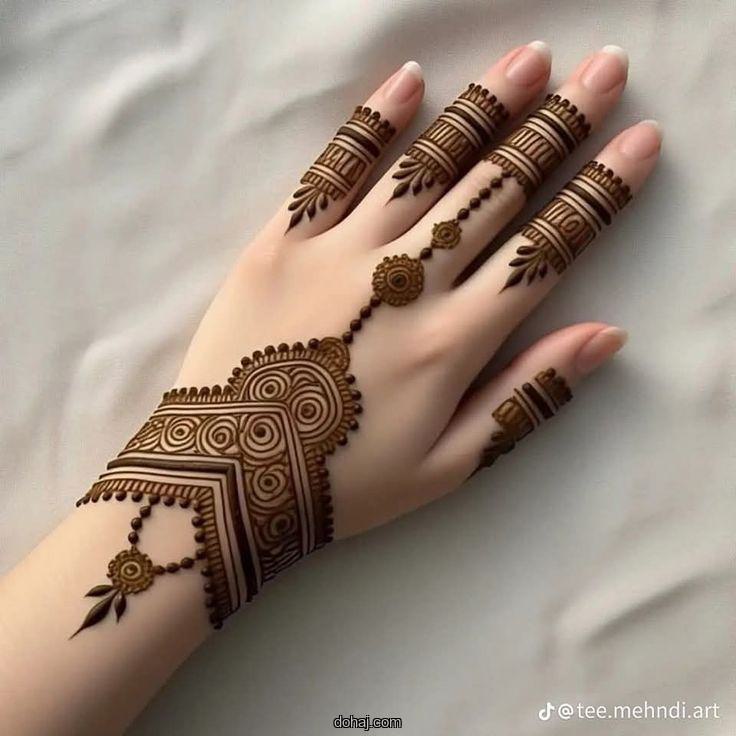 New Simple Mehndi Design 2025