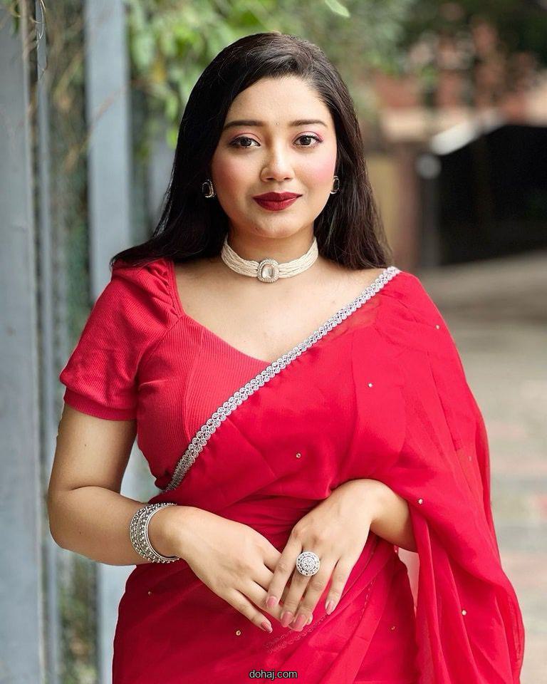 চুমকি শাড়ি