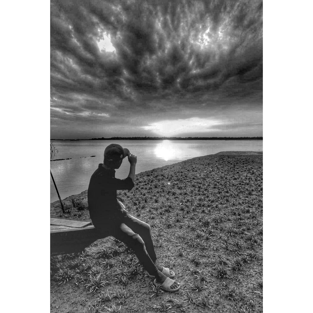 ছেলেদের কেপ পরা পিক