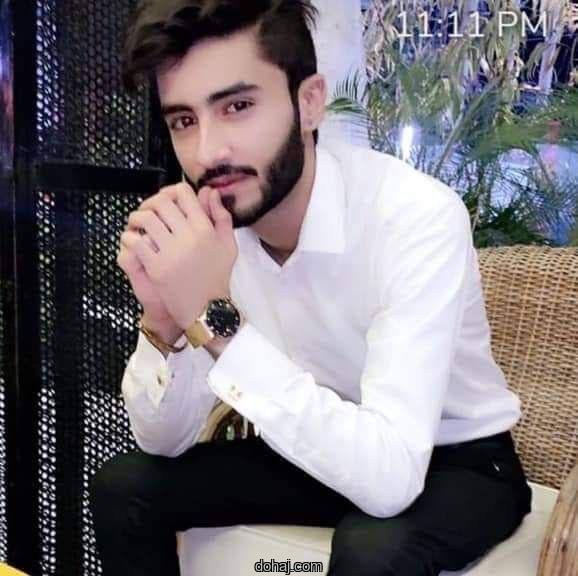 হলুদ পিক ছেলেদের