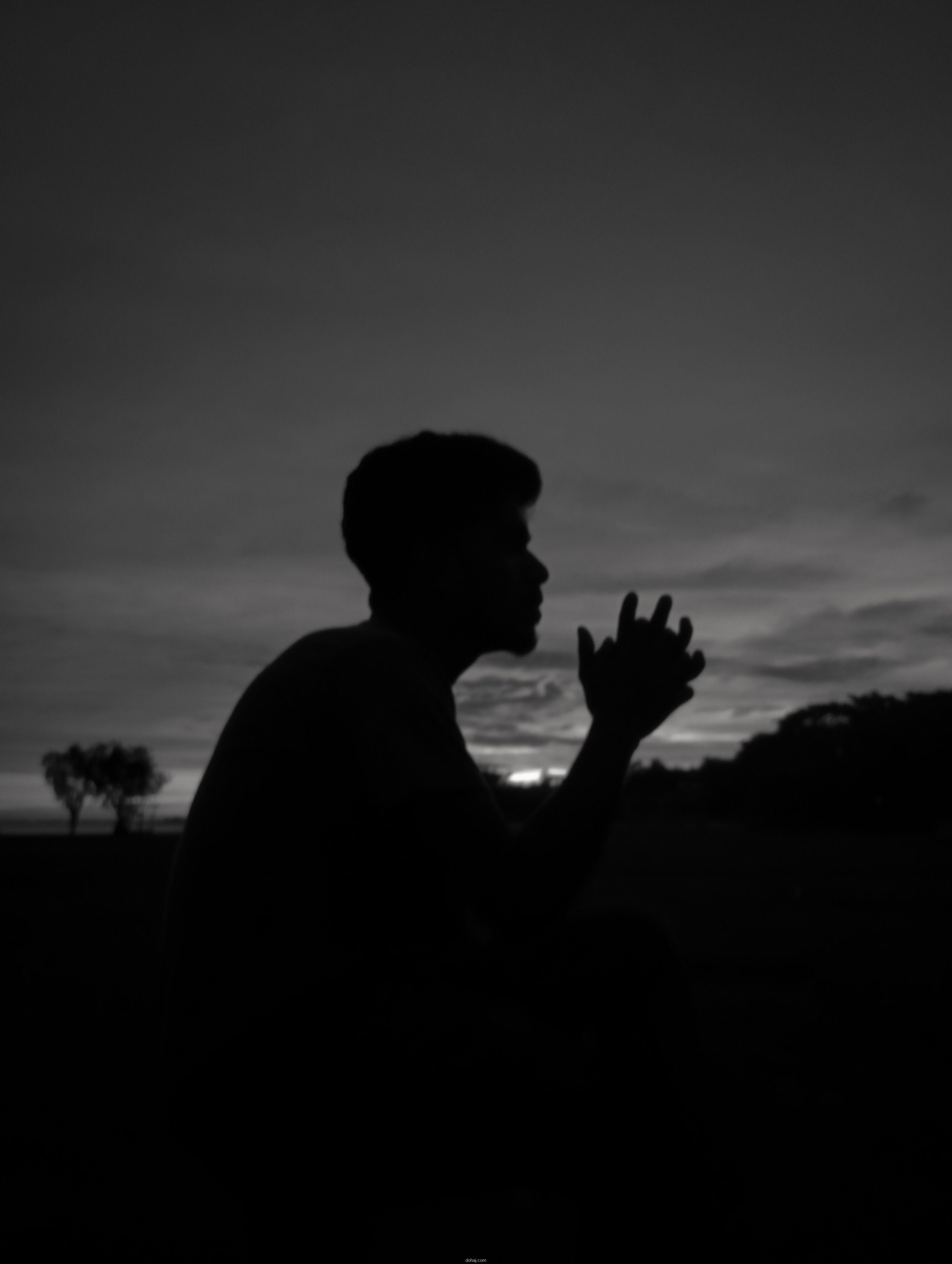 মাস্ক পরা ছেলেদের প্রোফাইল পিক