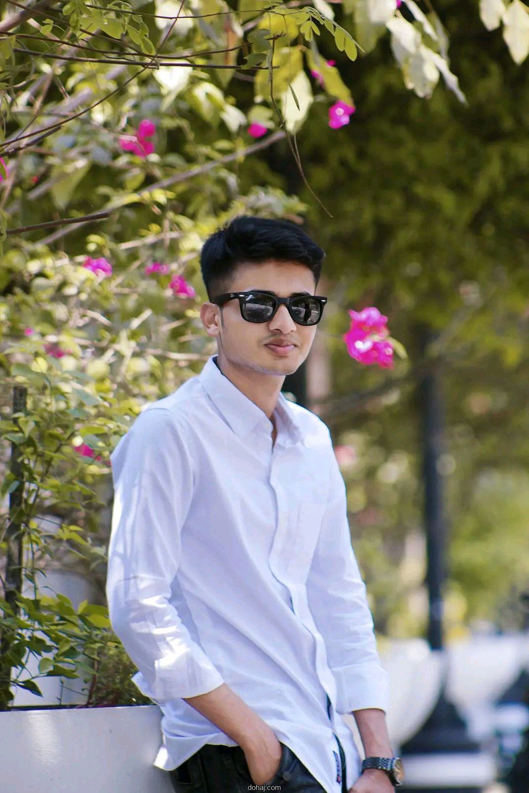 প্রোফাইল সাদা কালো ছেলেদের পিক