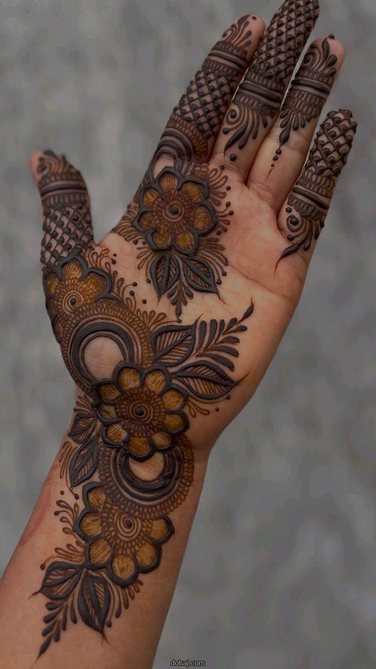 Simple Aesthetic Mehndi Design