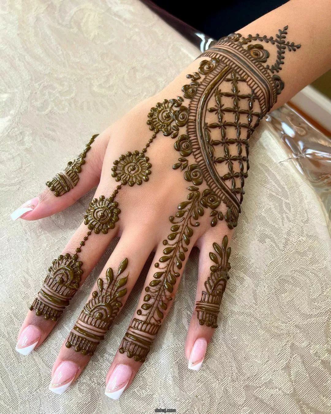 Simple Back Hand Mehndi Design
