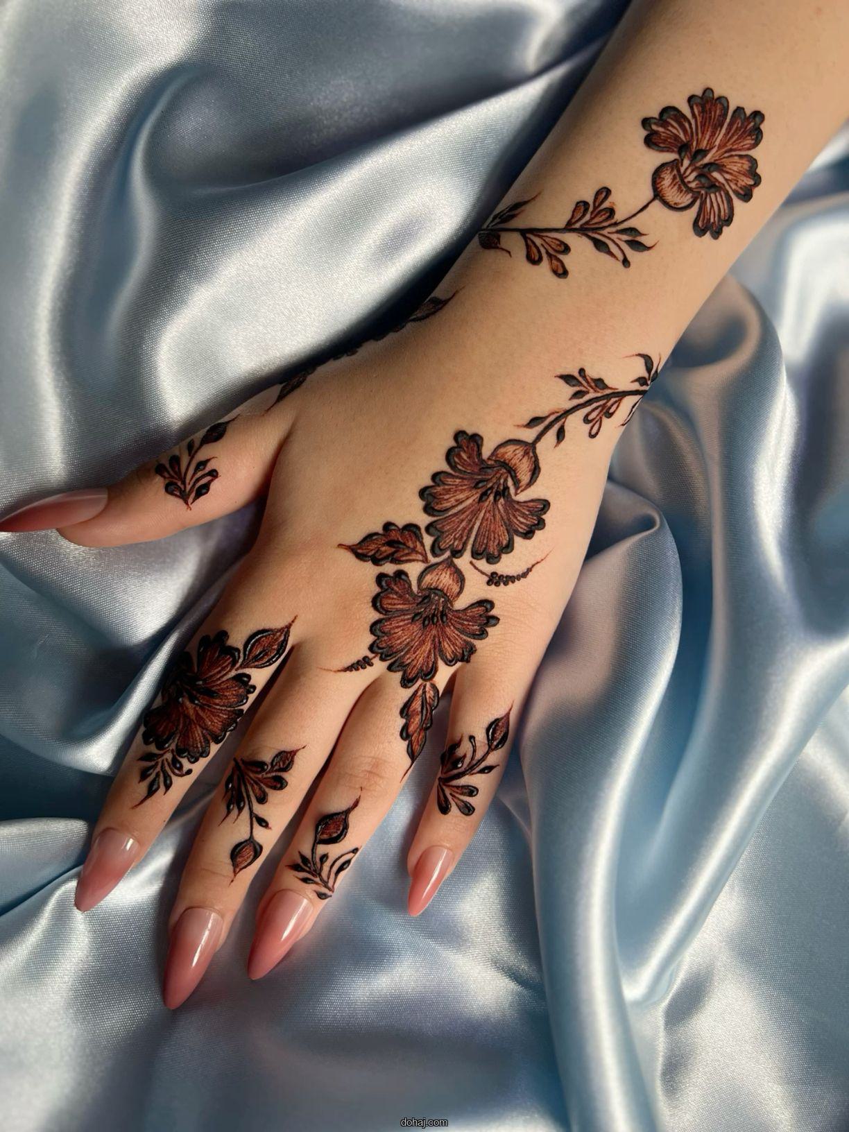 Simple Moon Mehndi Design Front Hand