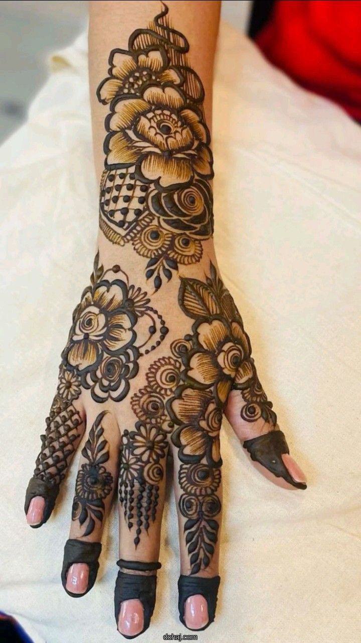 Top Stylish Simple Mehndi Design
