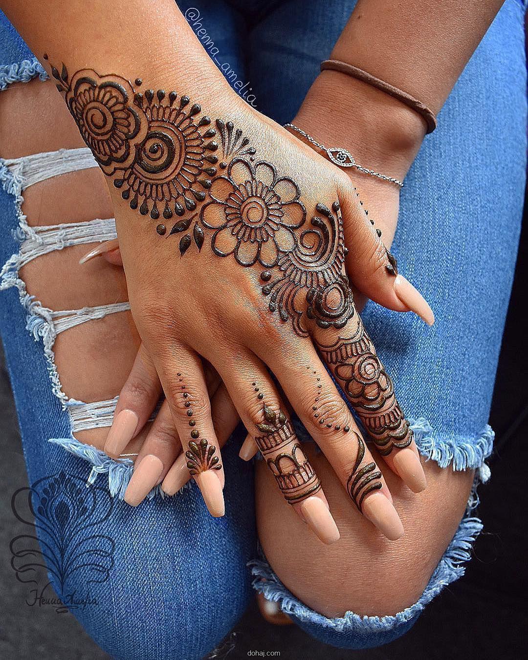 Very Simple Mehndi Design Front Hand