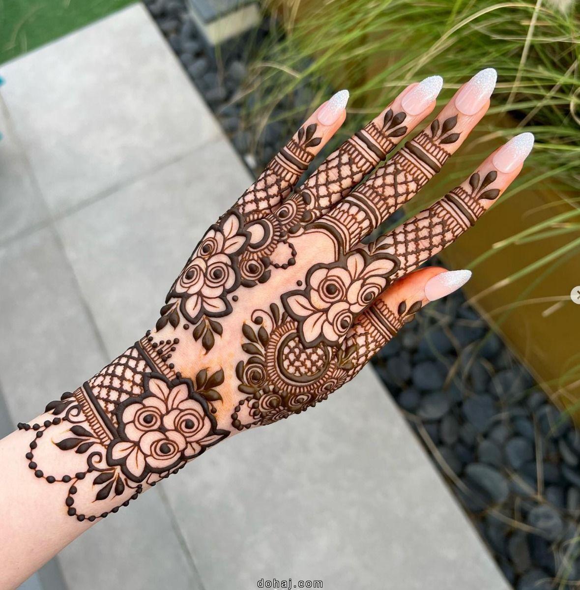 Aesthetic Mehndi Design Palm