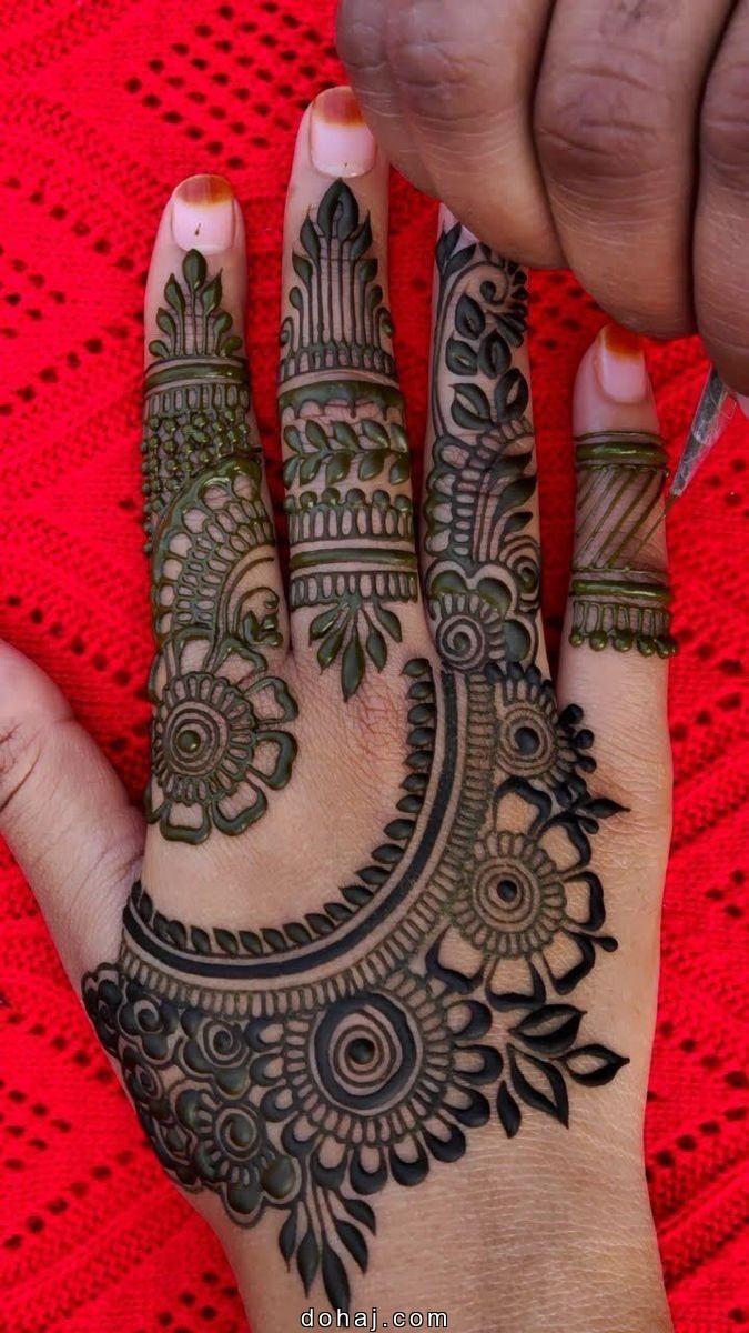 Arabic Circle Mehndi Design