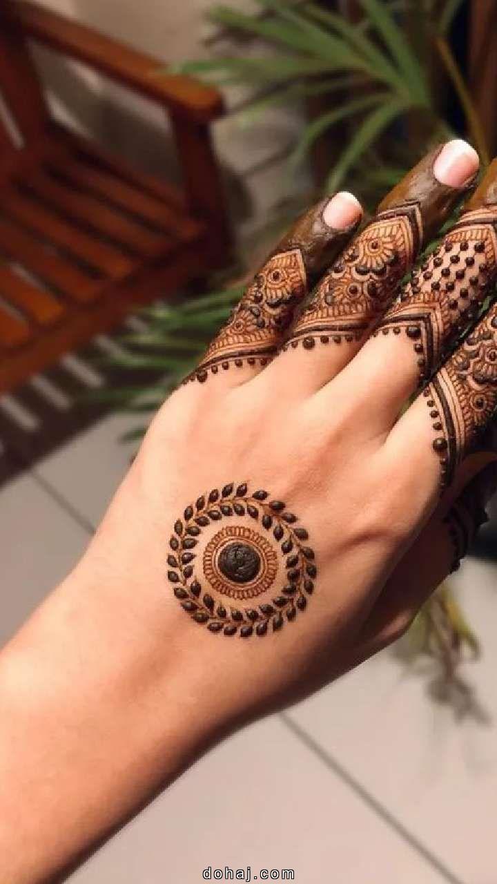 Back Circle Mehndi Design