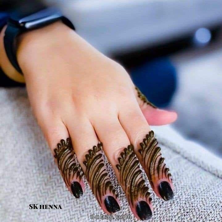 Back Hand Mehndi Design In Circle