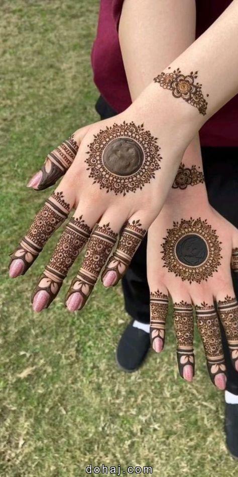 Back Hand Mehndi Design Simple Circle