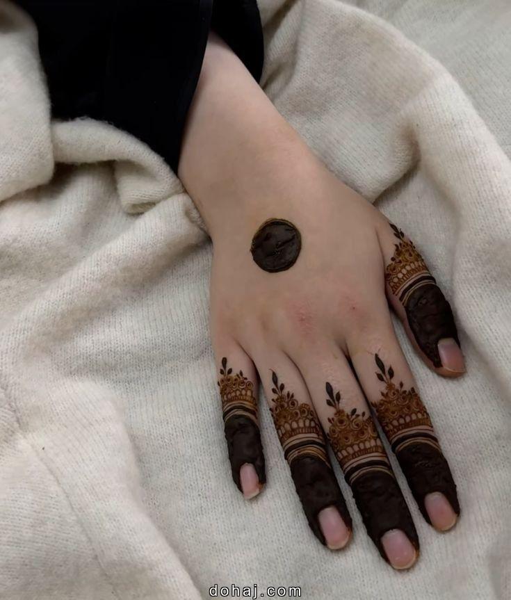 Beautiful Arabic Mehndi Design Photo