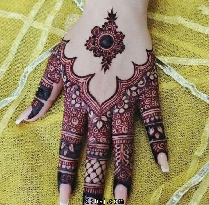 Circle Mehndi Design Back Hand Simple