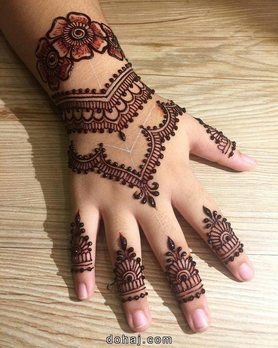 Circle Mehndi Design Easy