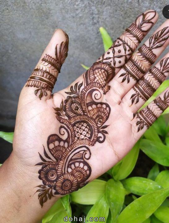 Circle Mehndi Design Front Hand