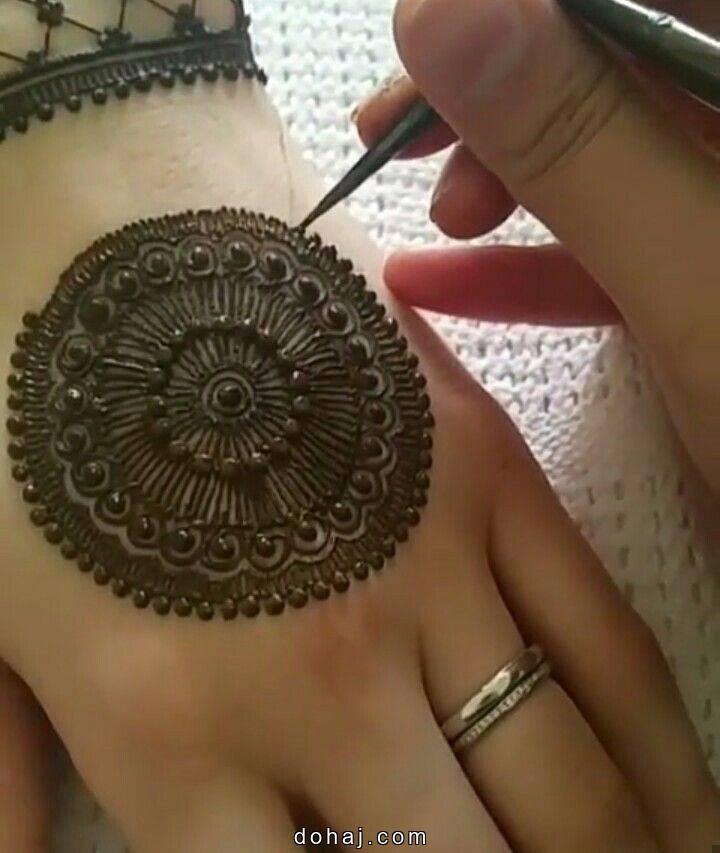 Easy Mehndi Circle Design