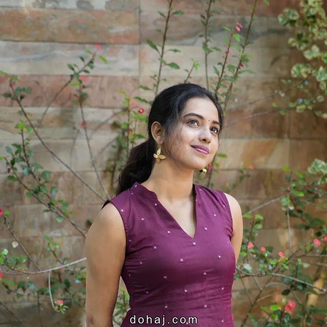 High Neck Sleeveless Blouse