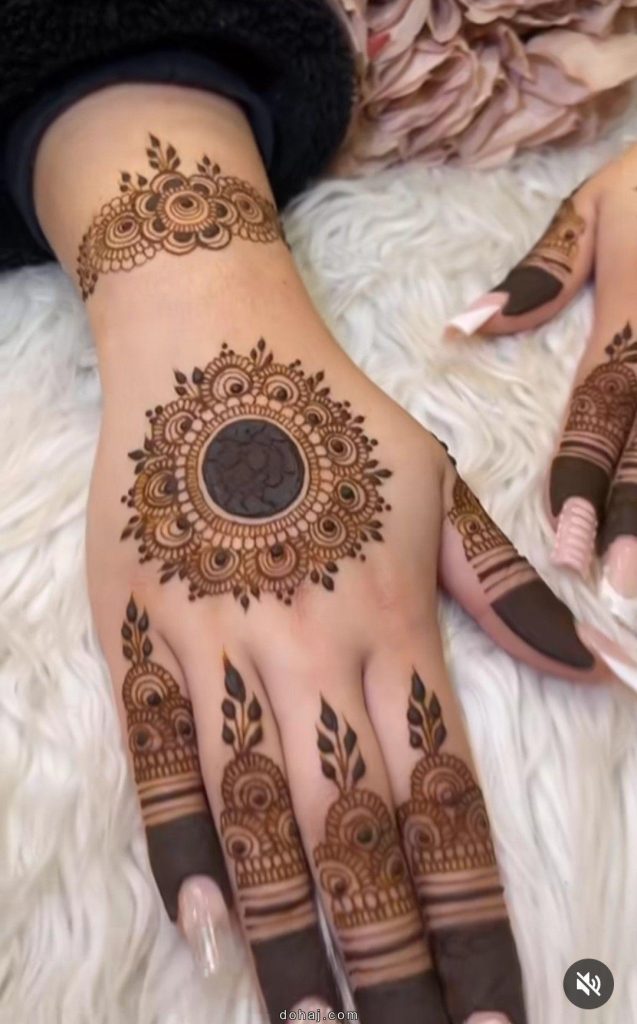 Leg Circle Mehndi Design
