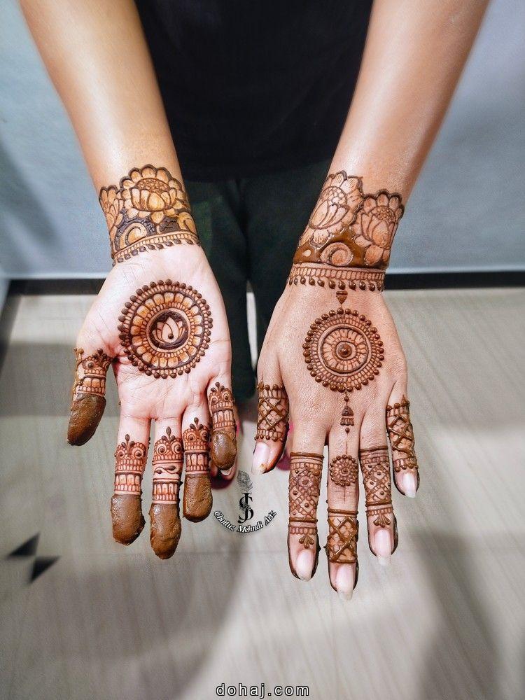Mehndi Design Circle Front Hand