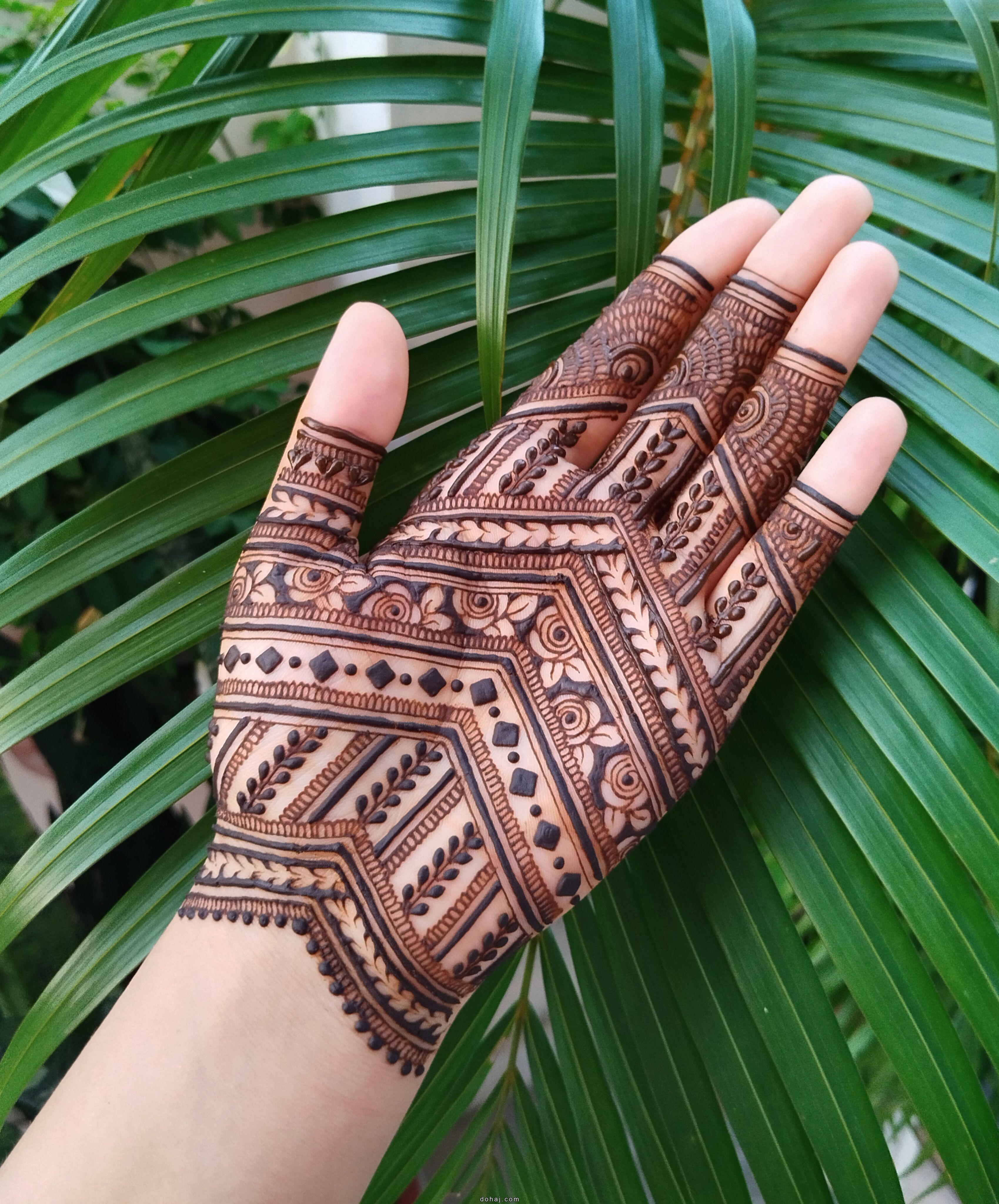 Mehndi Design Simple Aesthetic Front Hand